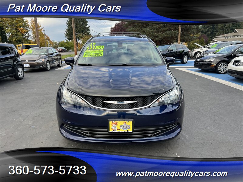 2017 Chrysler Pacifica Touring   - Photo 8 - Vancouver, WA 98686