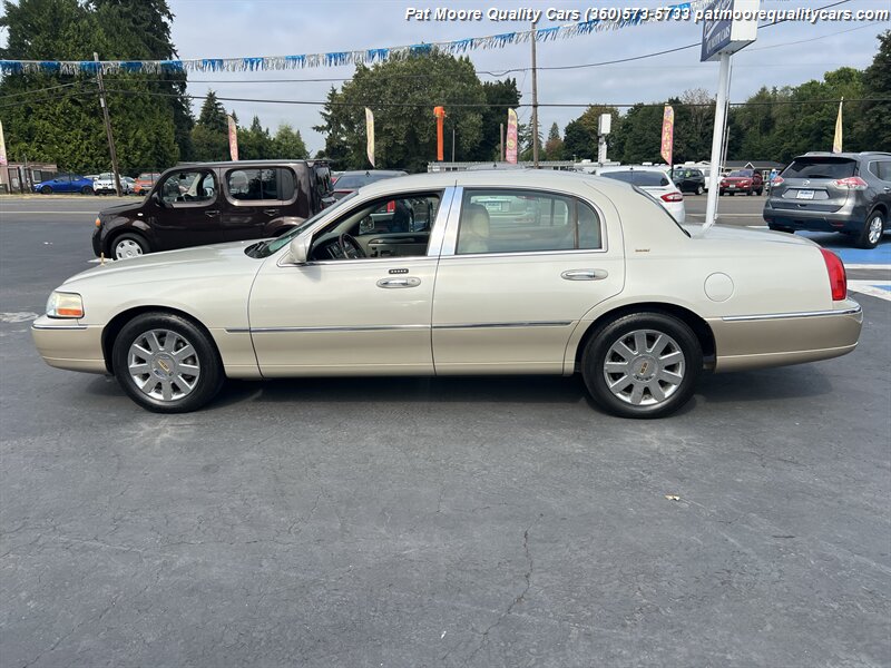 2005 Lincoln Town Car Signature Limited  