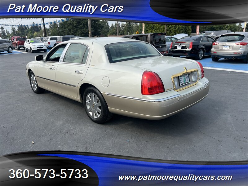 2005 Lincoln Town Car Signature Limited - Photo 3 - Vancouver, WA 98686
