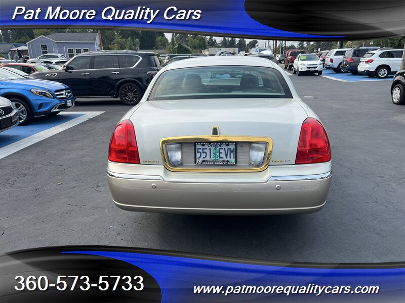 2005 Lincoln Town Car Signature Limited - Photo 4 - Vancouver, WA 98686