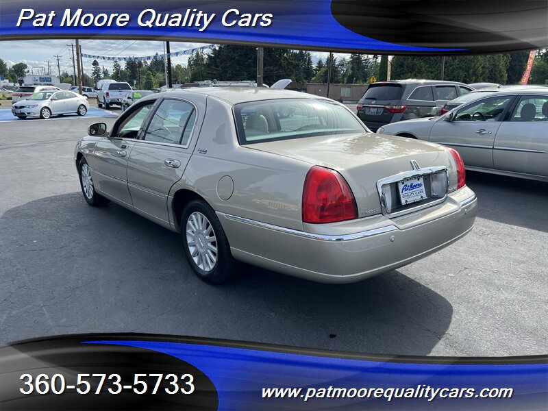 2005 Lincoln Town Car Signature Limited - Photo 3 - Vancouver, WA 98686