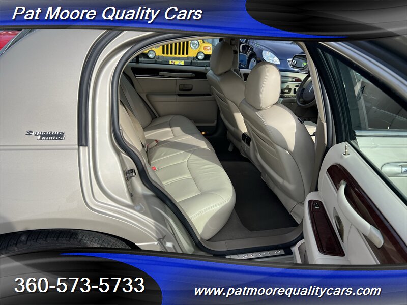 2005 Lincoln Town Car Signature Limited - Photo 12 - Vancouver, WA 98686