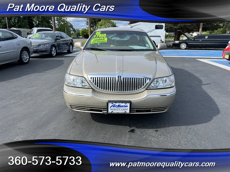 2005 Lincoln Town Car Signature Limited - Photo 8 - Vancouver, WA 98686