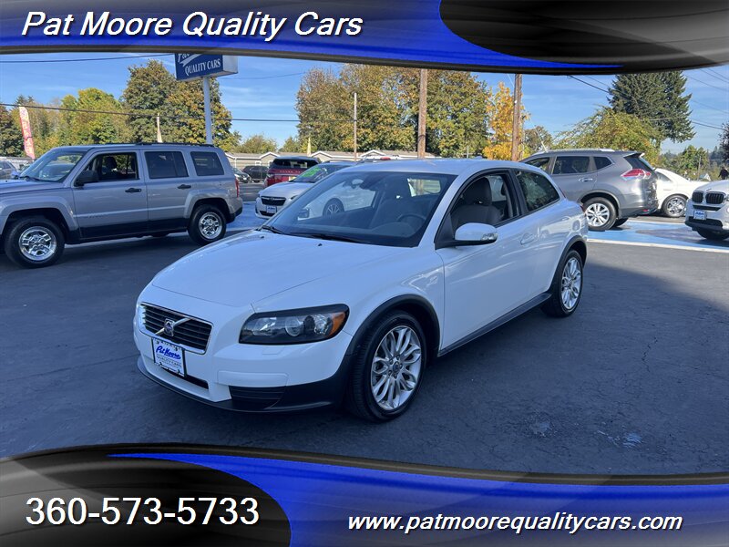2009 Volvo C30 T5  Pristine *Rare*  Fun Little Sporty Car - Photo 1 - Vancouver, WA 98686