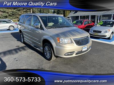 2014 Chrysler Town & Country Touring-L  Braunn Mobility Wheelchair Van Like New w/ Only 18k mi. - Photo 6 - Vancouver, WA 98686
