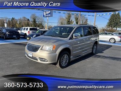 2014 Chrysler Town & Country Touring-L  Braunn Mobility Wheelchair Van Like New w/ Only 18k mi.