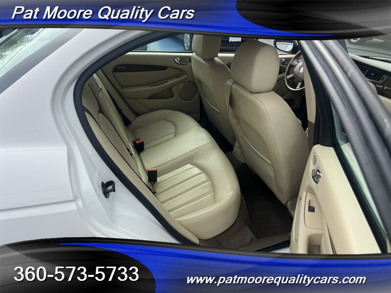 2006 Jaguar X-Type 3.0L - Photo 12 - Vancouver, WA 98686