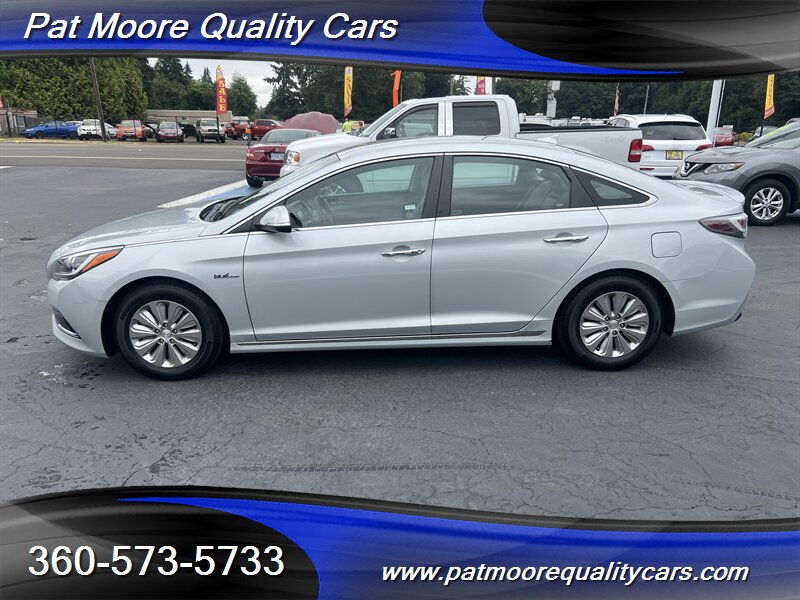 2017 Hyundai SONATA Hybrid SE - Photo 2 - Vancouver, WA 98686