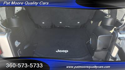 2012 Jeep Wrangler Unlimited Sahara  4x4 w/ Only 76k mi Miles Beautiful Great Value - Photo 11 - Vancouver, WA 98686