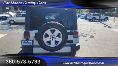 2012 Jeep Wrangler Unlimited Sahara  4x4 w/ Only 76k mi Miles Beautiful Great Value - Photo 4 - Vancouver, WA 98686