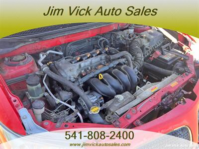 2005 Pontiac Vibe   - Photo 13 - North Bend, OR 97459