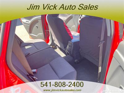 2005 Pontiac Vibe   - Photo 8 - North Bend, OR 97459