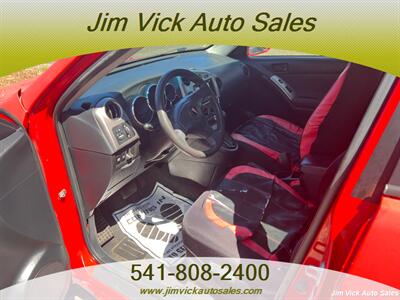 2005 Pontiac Vibe   - Photo 5 - North Bend, OR 97459