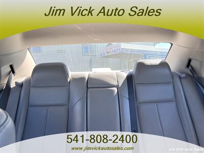 2006 Chrysler 300 Series Touring   - Photo 11 - North Bend, OR 97459