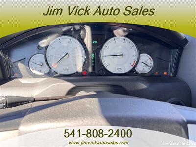 2006 Chrysler 300 Series Touring   - Photo 9 - North Bend, OR 97459