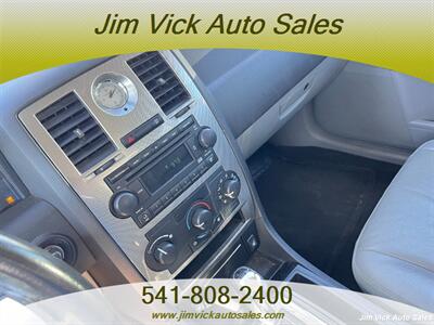 2006 Chrysler 300 Series Touring   - Photo 10 - North Bend, OR 97459