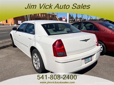 2006 Chrysler 300 Series Touring   - Photo 4 - North Bend, OR 97459