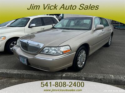2008 Lincoln Town Car Signature Limited - Photo 1 - North Bend, OR 97459