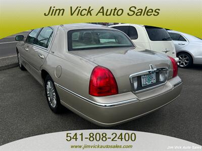 2008 Lincoln Town Car Signature Limited - Photo 4 - North Bend, OR 97459