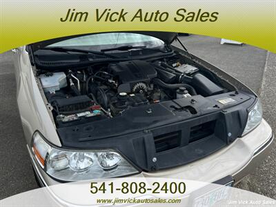 2008 Lincoln Town Car Signature Limited - Photo 13 - North Bend, OR 97459
