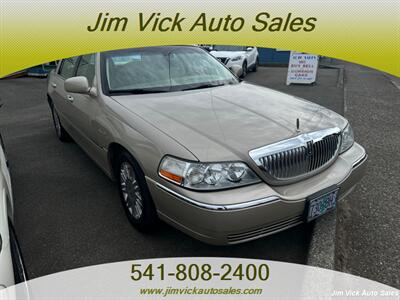 2008 Lincoln Town Car Signature Limited - Photo 2 - North Bend, OR 97459