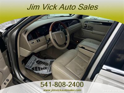 2008 Lincoln Town Car Signature Limited - Photo 5 - North Bend, OR 97459