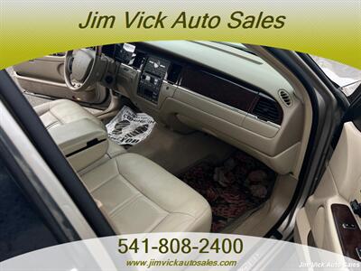 2008 Lincoln Town Car Signature Limited - Photo 7 - North Bend, OR 97459