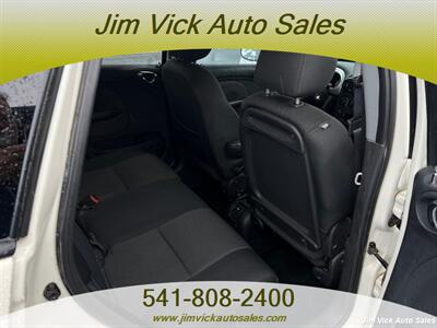 2005 Chrysler PT Cruiser Limited - Photo 8 - North Bend, OR 97459