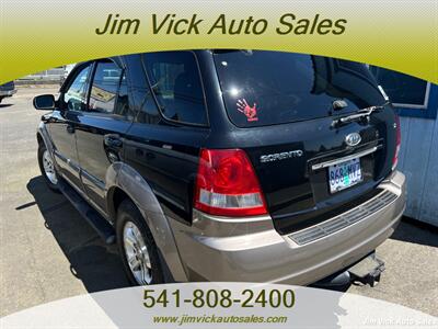 2006 Kia Sorento LX   - Photo 8 - North Bend, OR 97459
