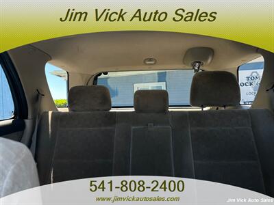 2006 Kia Sorento LX   - Photo 15 - North Bend, OR 97459