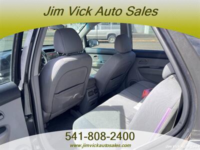 2007 Kia Rondo LX   - Photo 6 - North Bend, OR 97459