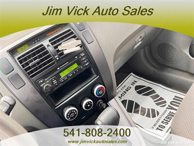 2006 Hyundai TUCSON GL   - Photo 10 - North Bend, OR 97459