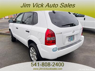 2006 Hyundai TUCSON GL   - Photo 4 - North Bend, OR 97459