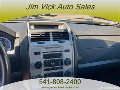 2012 Ford Escape XLT - Photo 10 - North Bend, OR 97459