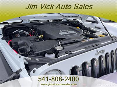 2015 Jeep Wrangler Sport   - Photo 4 - North Bend, OR 97459