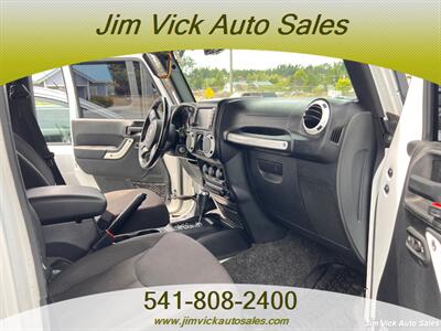 2015 Jeep Wrangler Sport   - Photo 14 - North Bend, OR 97459