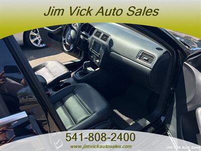 2017 Volkswagen Jetta 1.4T SE   - Photo 7 - North Bend, OR 97459