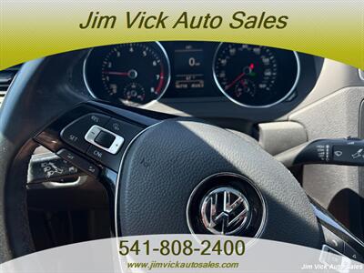 2017 Volkswagen Jetta 1.4T SE   - Photo 9 - North Bend, OR 97459