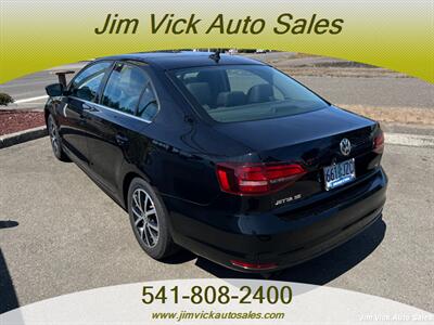 2017 Volkswagen Jetta 1.4T SE   - Photo 4 - North Bend, OR 97459