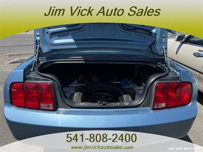 2005 Ford Mustang V6 Deluxe - Photo 13 - North Bend, OR 97459