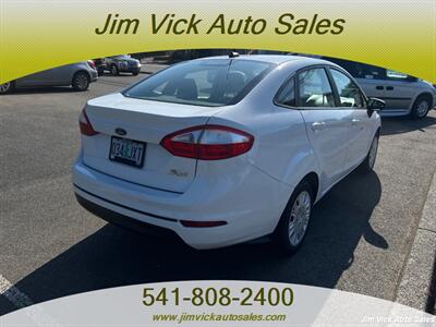 2017 Ford Fiesta S - Photo 3 - North Bend, OR 97459