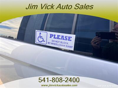 2004 Dodge Grand Caravan SE   - Photo 9 - North Bend, OR 97459