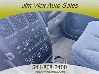 2004 Dodge Grand Caravan SE   - Photo 12 - North Bend, OR 97459