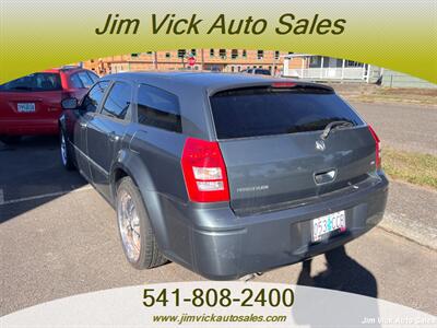 2005 Dodge Magnum RT   - Photo 4 - North Bend, OR 97459