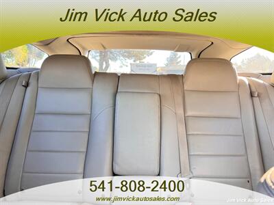 2005 Dodge Magnum RT   - Photo 11 - North Bend, OR 97459
