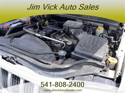 2004 Jeep Grand Cherokee Laredo   - Photo 12 - North Bend, OR 97459