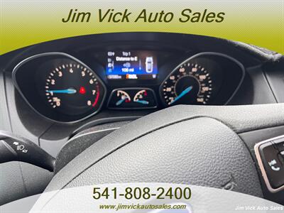 2018 Ford Focus SE - Photo 8 - North Bend, OR 97459