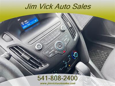 2018 Ford Focus SE - Photo 9 - North Bend, OR 97459