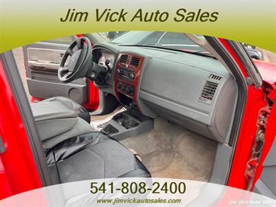 2005 Dodge Dakota SLT   - Photo 9 - North Bend, OR 97459