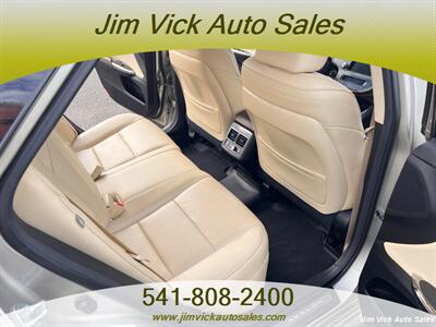 2013 Toyota Avalon Limited - Photo 8 - North Bend, OR 97459